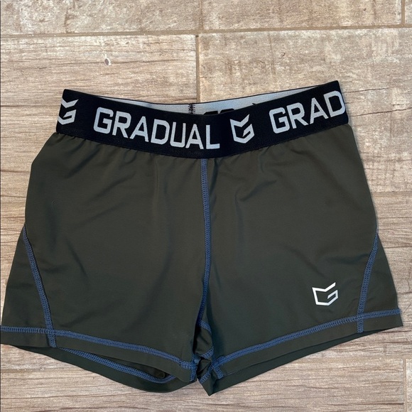 Gradual Women’s Athletic Shorts Set. Size XS - Picture 3 of 4